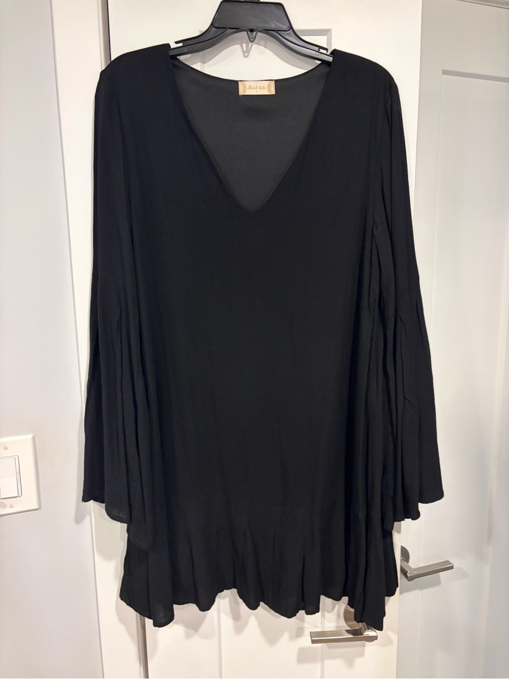 Altar'd State Black Long Sleeve V-Neck Tunic Dress